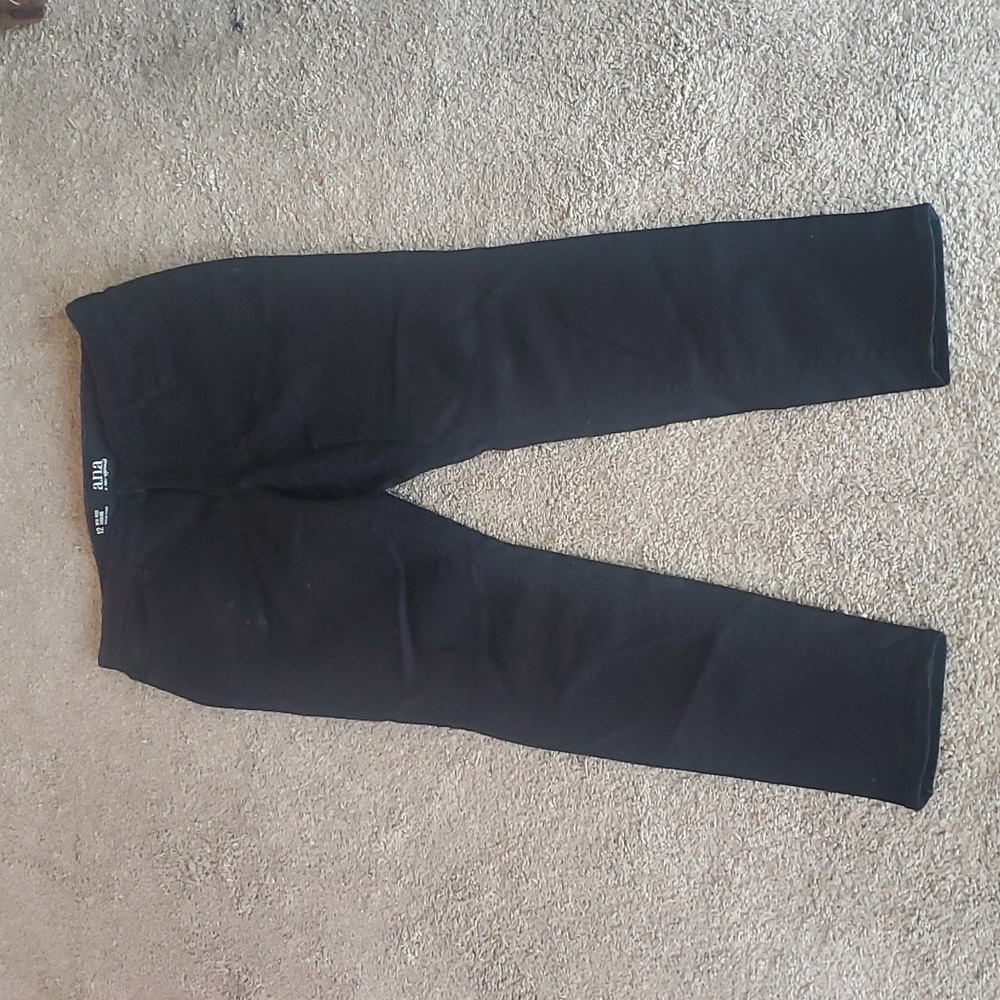 A.n.a size 12. Mid-rise jegging. Black.